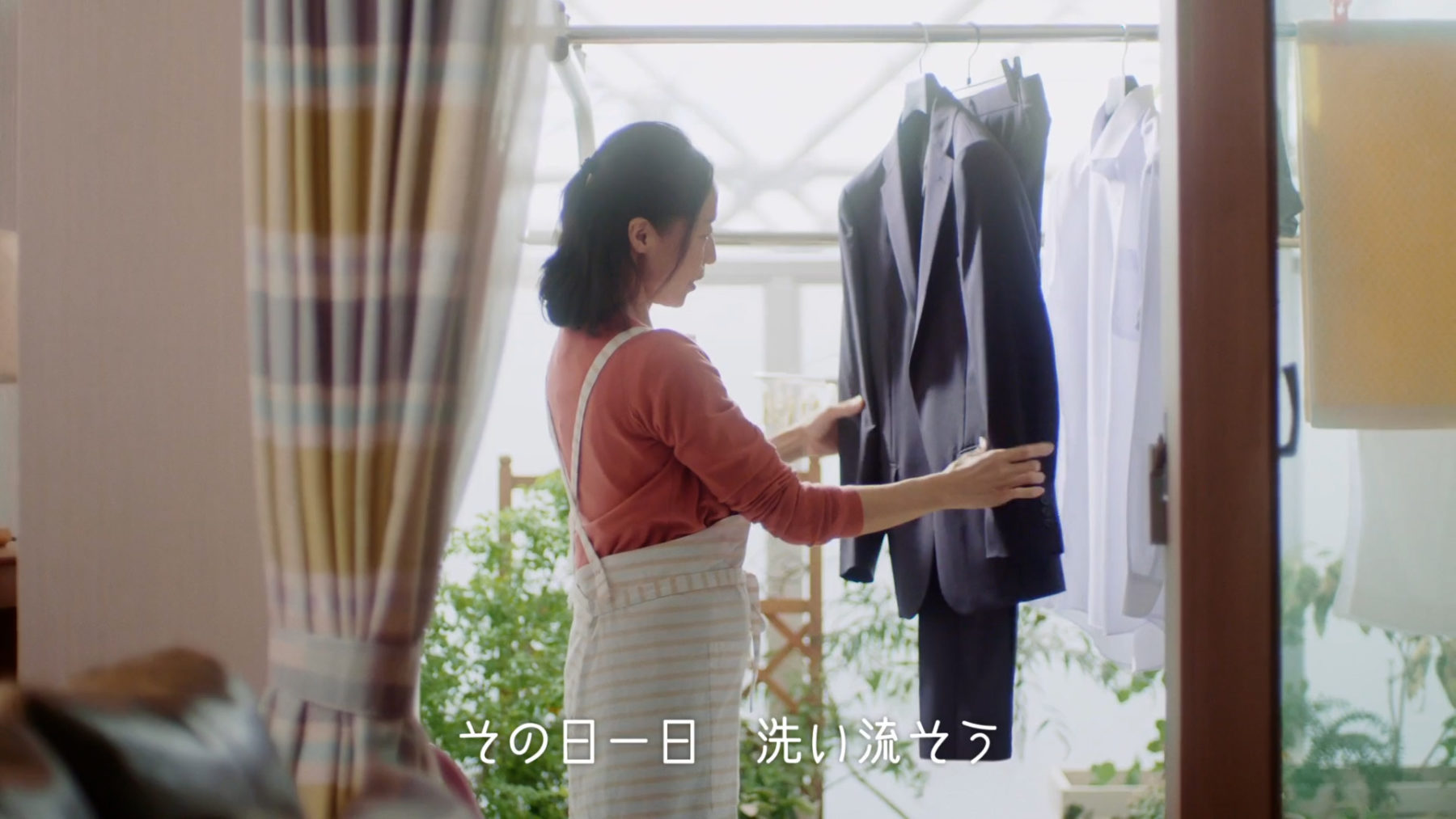 AOKI /「洗えるスーツのうた」篇 WEBCM | WORKS | EPOCH Inc